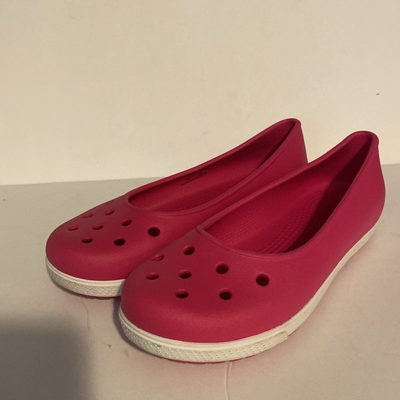 Crocs Fuchsia Pink  Airy Ballet Flats - Picture 2 of 8